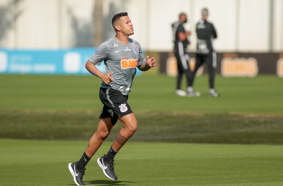 Clube ainda deve metade do valor acordado por empréstimo do lateral Clube ainda deve metade do valor acordado por empréstimo do lateral