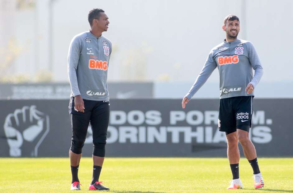 Camacho e J continuam entre os titulares do Corinthians para o jogo de logo mais