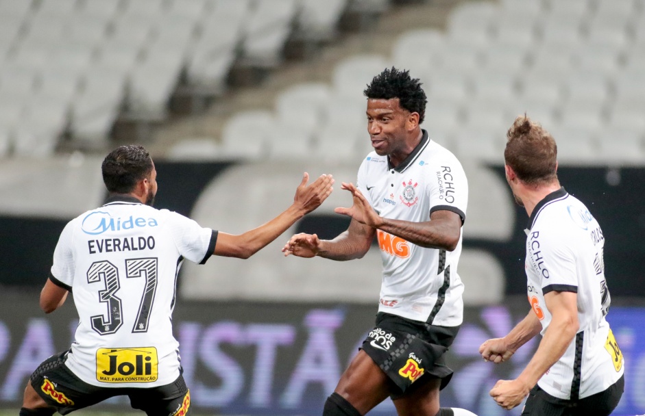 Jogadores comemoram gol no jogo contra o Palmeiras, na Arena Corinthians, pela volta do Paulisto