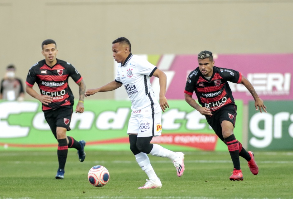 Janderson em ação contra o Oeste pela última rodada da primeira fase do Campeonato Paulista