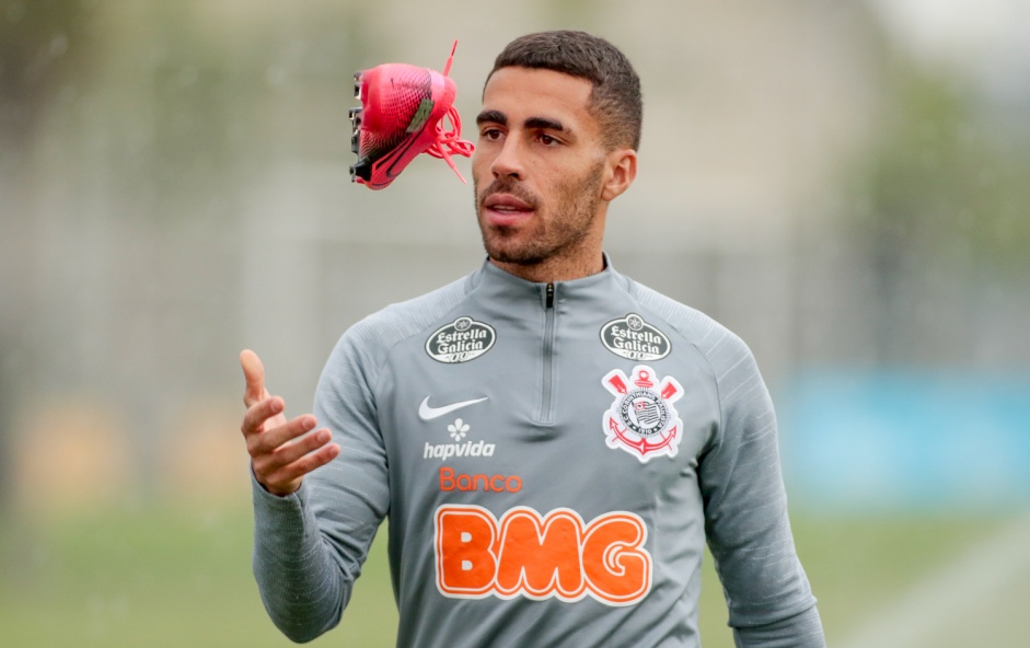 Gabriel no treino da tarde desta quarta-feira no CT Dr. Joaquim Grava