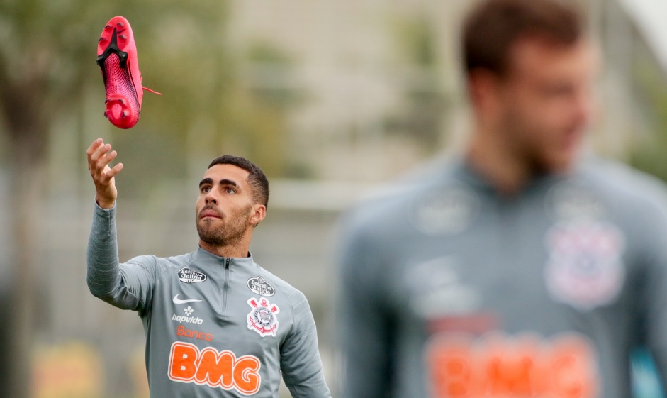 Gabriel no treino da tarde desta quarta-feira no CT Dr. Joaquim Grava