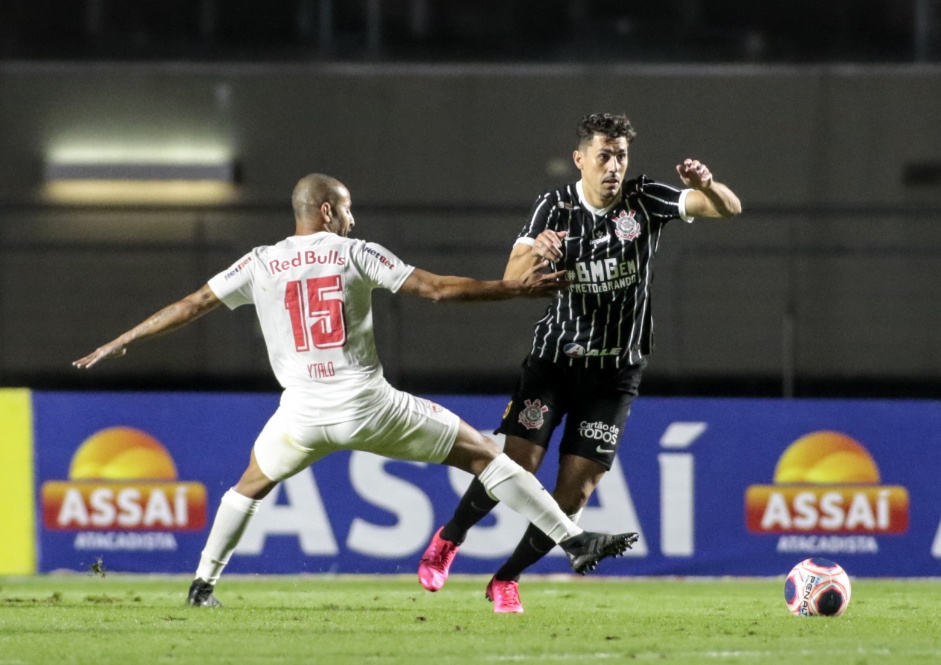 Avelar no duelo contra o Red Bull Bragantino, pelas quartas de final do Campeonato Paulista