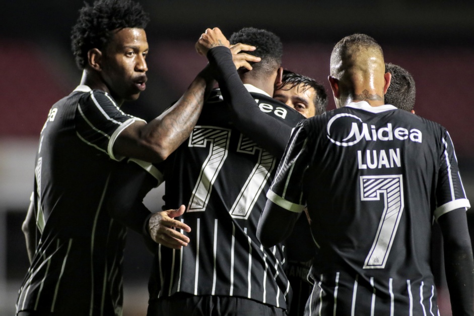 Gabriel no duelo contra o Red Bull Bragantino, pelo Paulistão