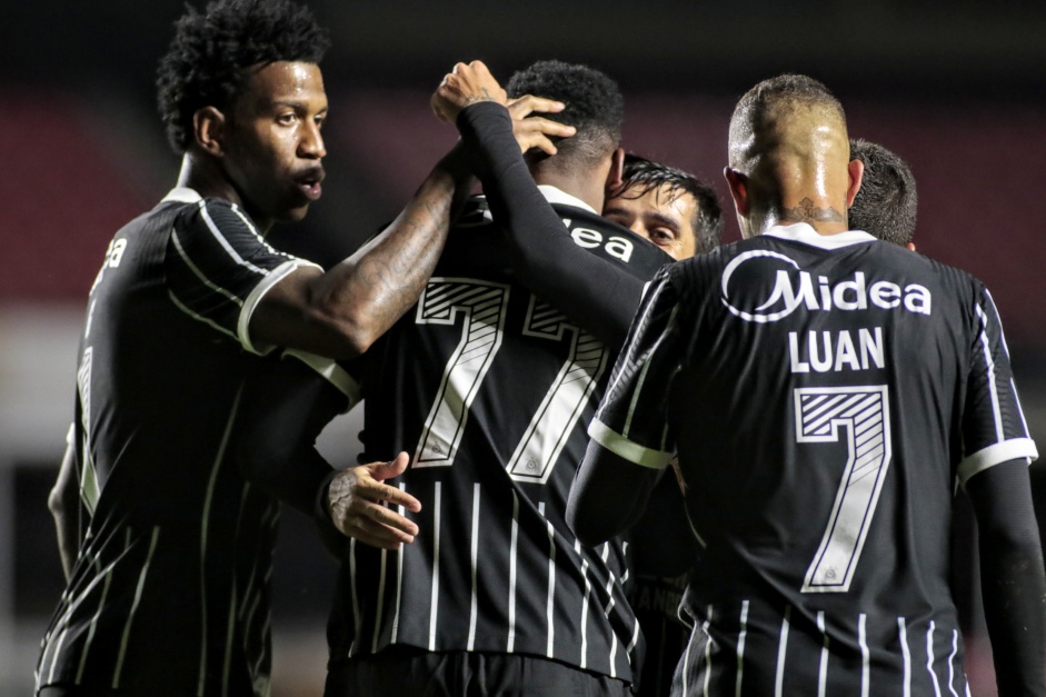 Gabriel no duelo contra o Red Bull Bragantino, pelo Paulisto