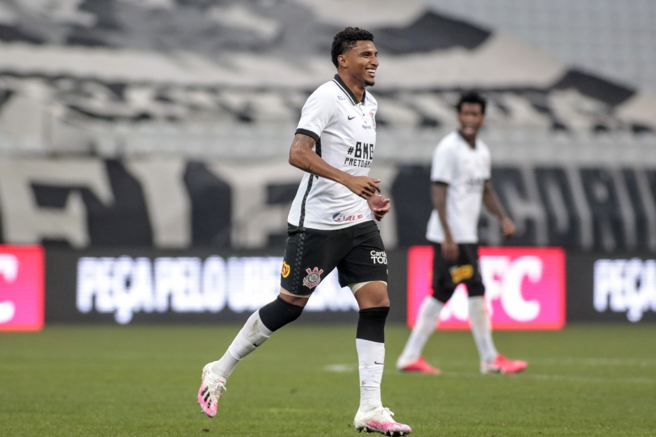 derson marcou o gol da classificao do Corinthians diante o Mirassol