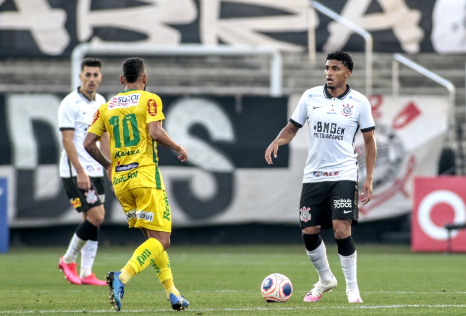 derson no duelo contra o Mirassol, pela semifinal do Paulisto