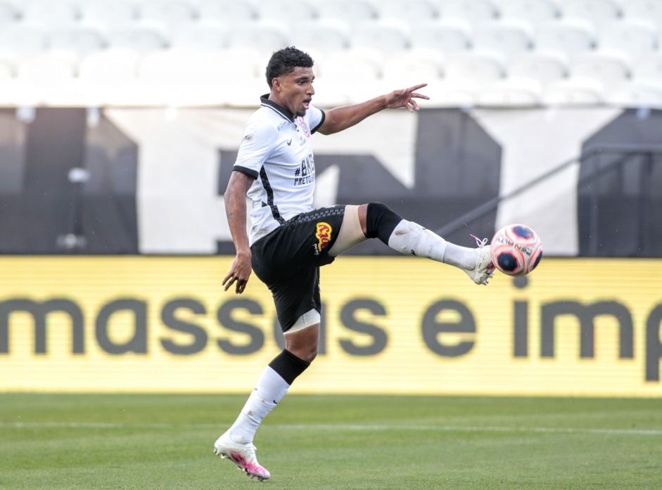 Éderson no duelo contra o Mirassol, pela semifinal do Paulistão