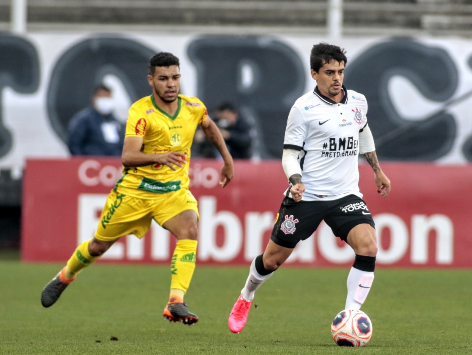 Fagner no duelo contra o Mirassol, pela semifinal do Paulistão