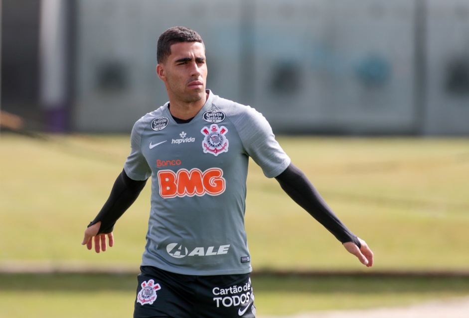 Gabriel no ltimo treino do Corinthians antes do jogo contra o Mirassol