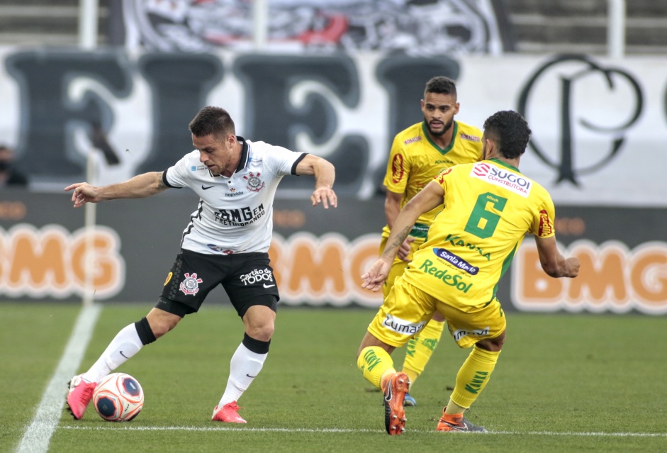 Ramiro no duelo contra o Mirassol, pela semifinal do Paulistão