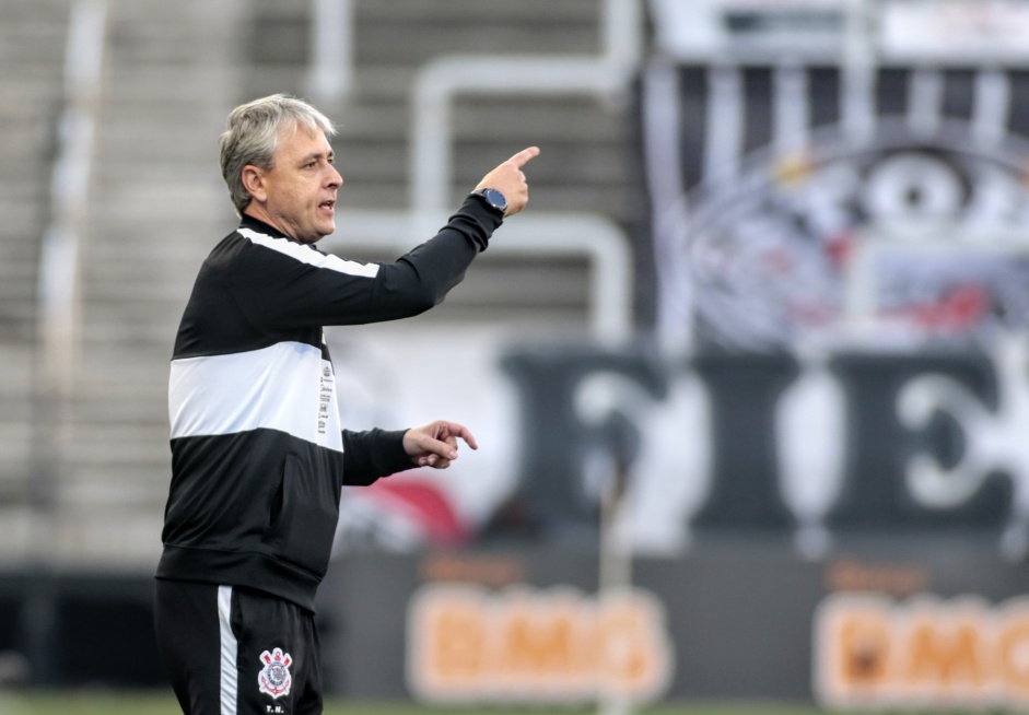 Tiago Nunes no duelo contra o Mirassol, pela semifinal do Paulistão