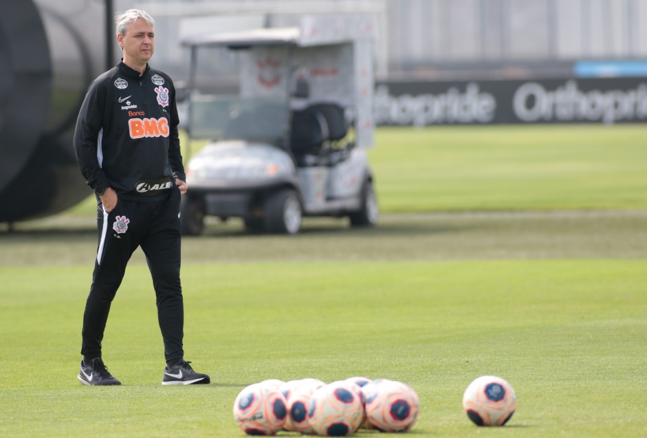 Tiago Nunes no ltimo treino do Corinthians antes do jogo contra o Mirassol