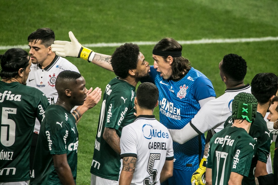 Jogadores durante jogo contra o Palmeiras, pela final do ...