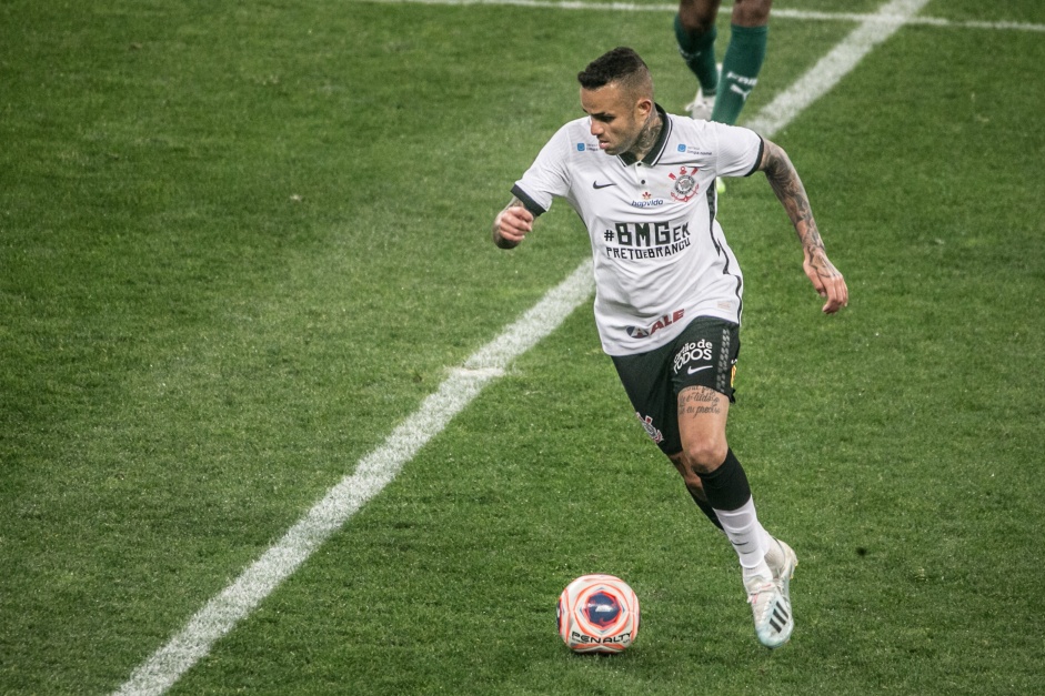 Luan no jogo contra o Palmeiras, pela final do Paulisto 2020