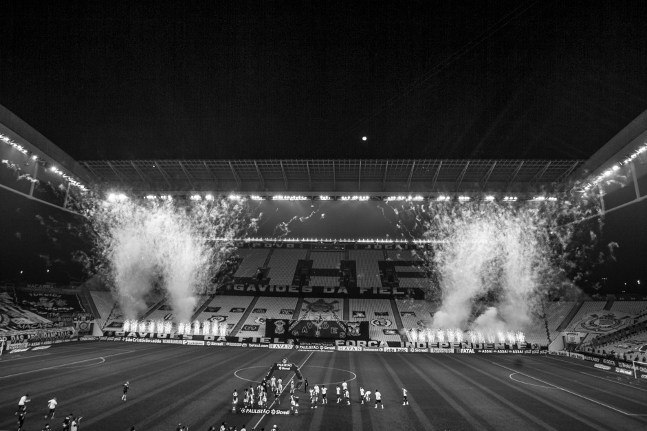Festa nas arquibancadas da Arena Corinthians pela final do Paulistão 2020
