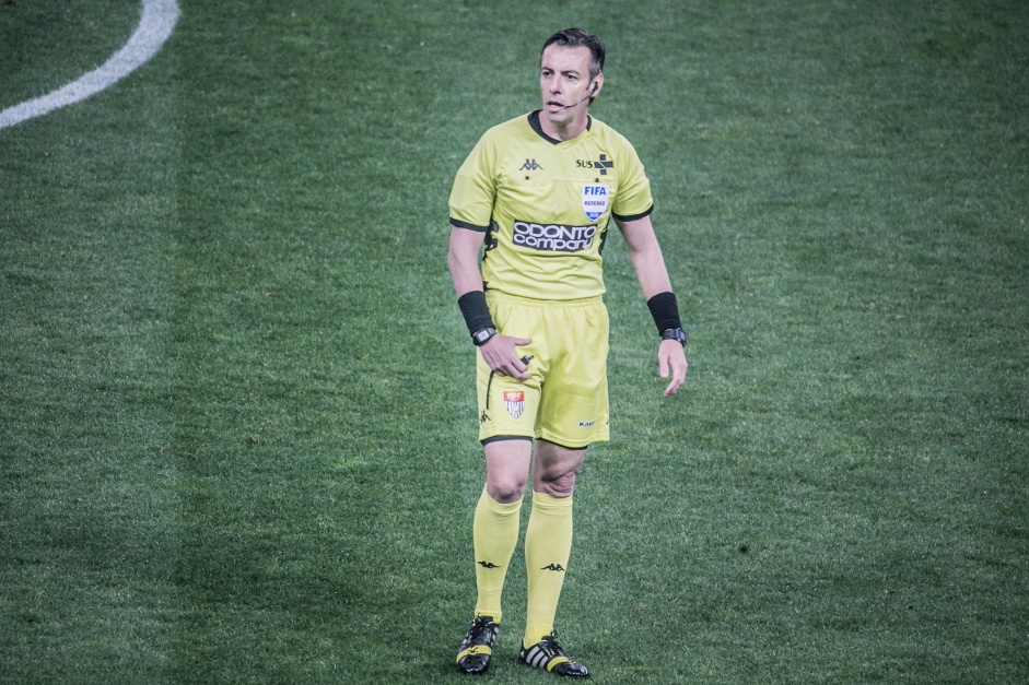 Raphael Claus foi o juiz do empate com o Palmeiras, pela final do Paulistão 2020, na Neo Química Arena Raphael Claus foi o juiz do empate com o Palmeiras, pela final do Paulistão 2020, na Neo Química Arena