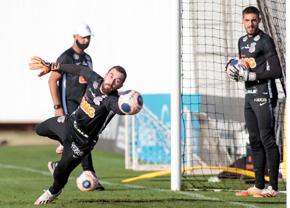 Walter no treino desta quinta-feira no CT Joaquim Grava