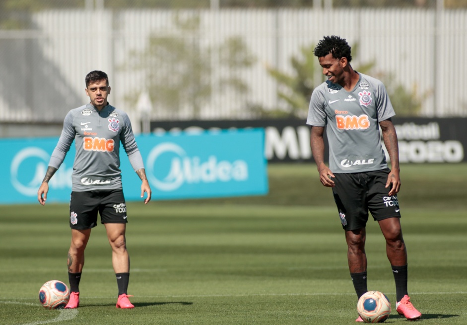 Fagner e Gil no ltimo treino antes da final contra o Palmeiras, pelo Paulisto 2020