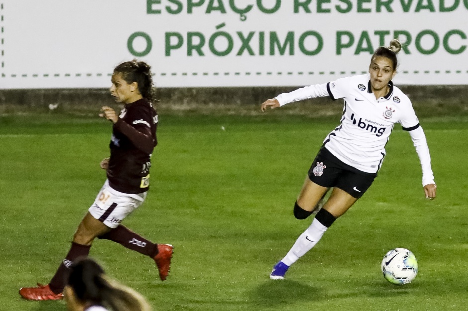 Gabi Portilho no jogo contra a Ferroviria, na volta do futebol feminino