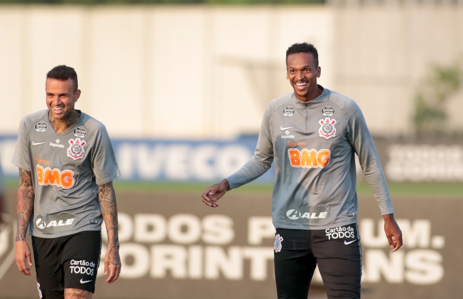 Luan ainda no encantou com a camisa do Corinthians