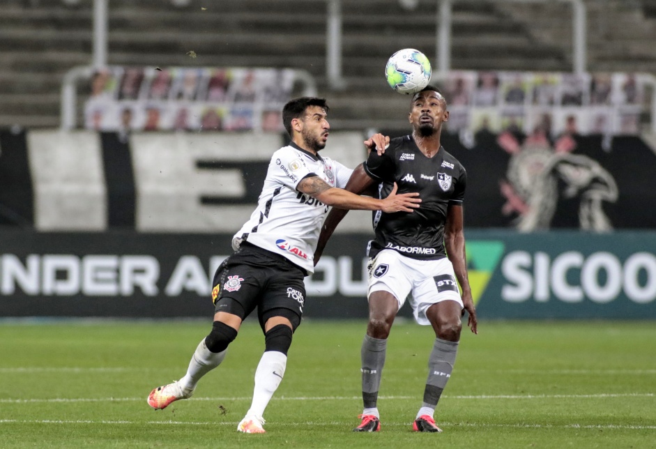 Camacho no jogo contra o Botafogo, na Neo Qumica Arena