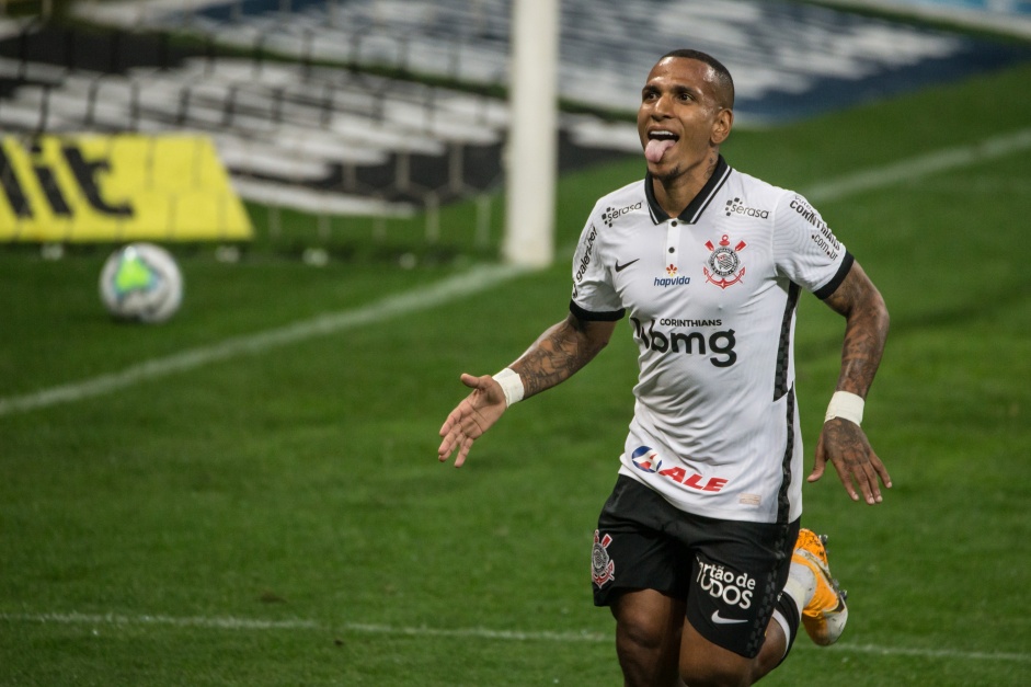 Otero no jogo contra o Botafogo, na Neo Qumica Arena