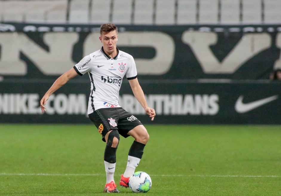 Piton durante jogo contra o Botafogo, pelo Brasileirão, na Neo Química Arena