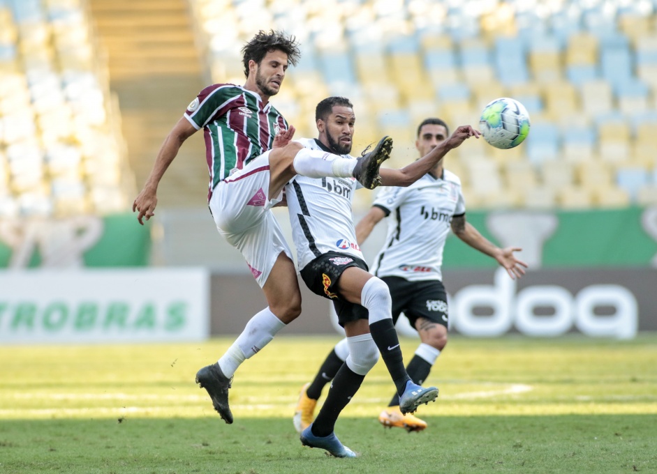 Everaldo e Gabriel no jogo contra o Fluminense, no Maracan