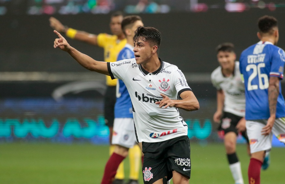 Garoto Roni marcou o segundo gol do Corinthians, pelo Brasileiro, na Neo Qumica Arena