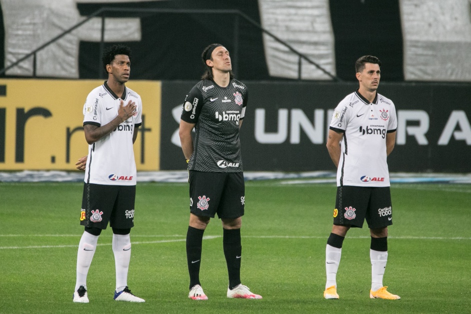 Gil, Cssio e Avelar no jogo Bahia, na Neo Qumica Arena