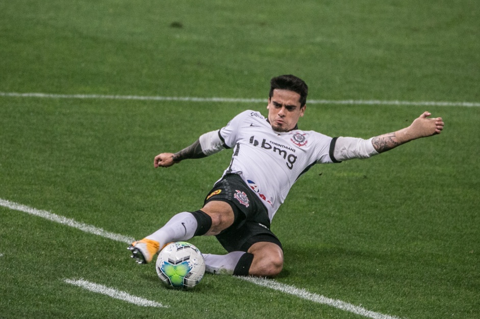 Lateral Fagner durante jogo contra o Bahia, na Neo Qumica Arena