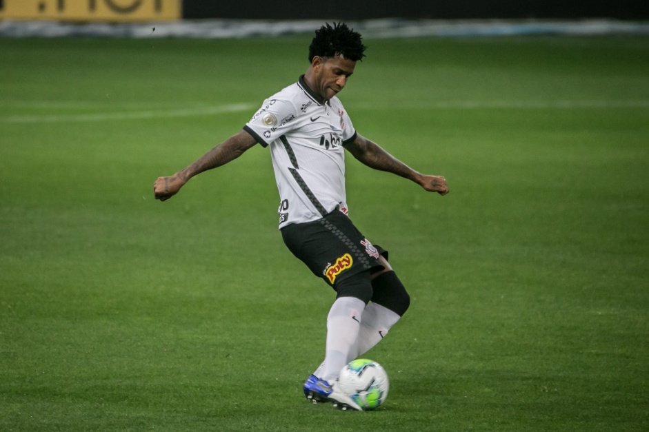 Gil no jogo contra o Bahia, na Neo Qumica Arena, pelo Brasileiro