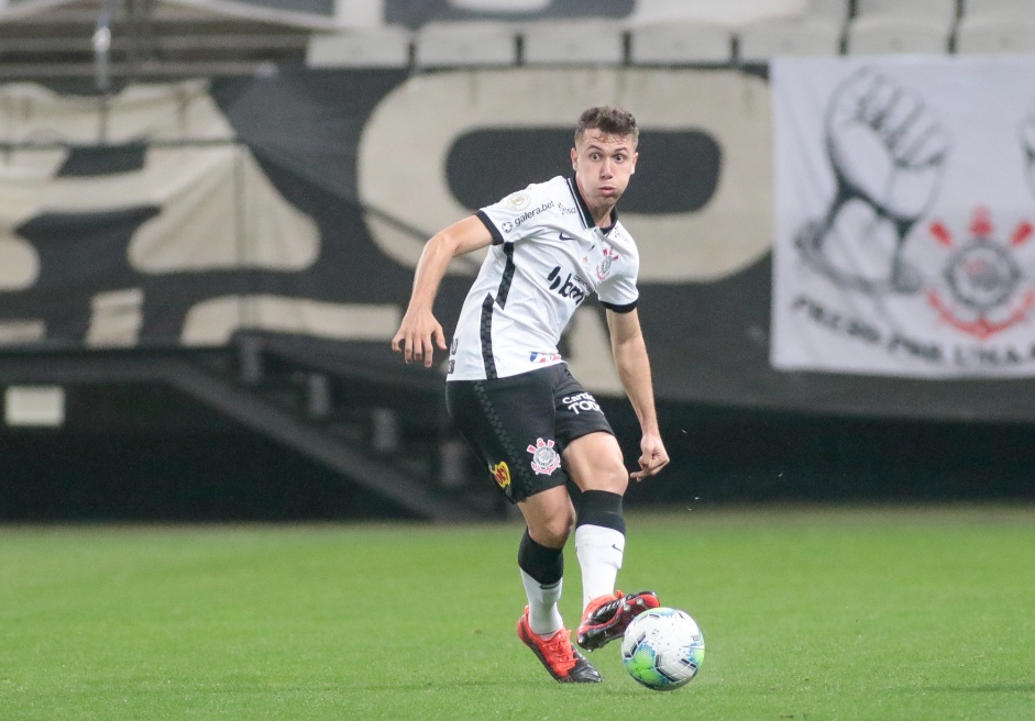 Lucas Piton no duelo contra o Bahia, pelo Brasileiro, na Neo Qumica Arena