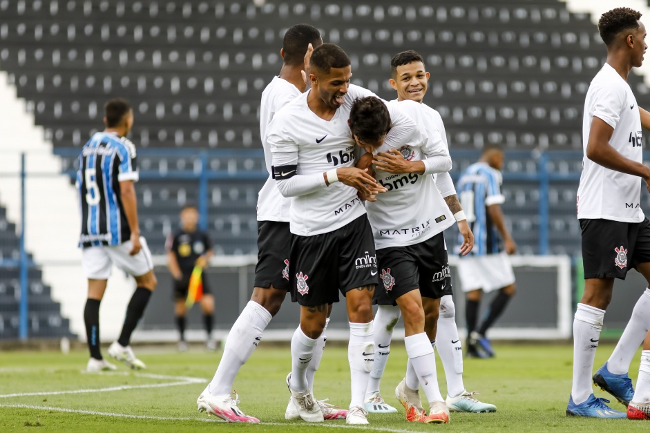 Corinthians vence o Grmio pelo Brasileiro Sub-20