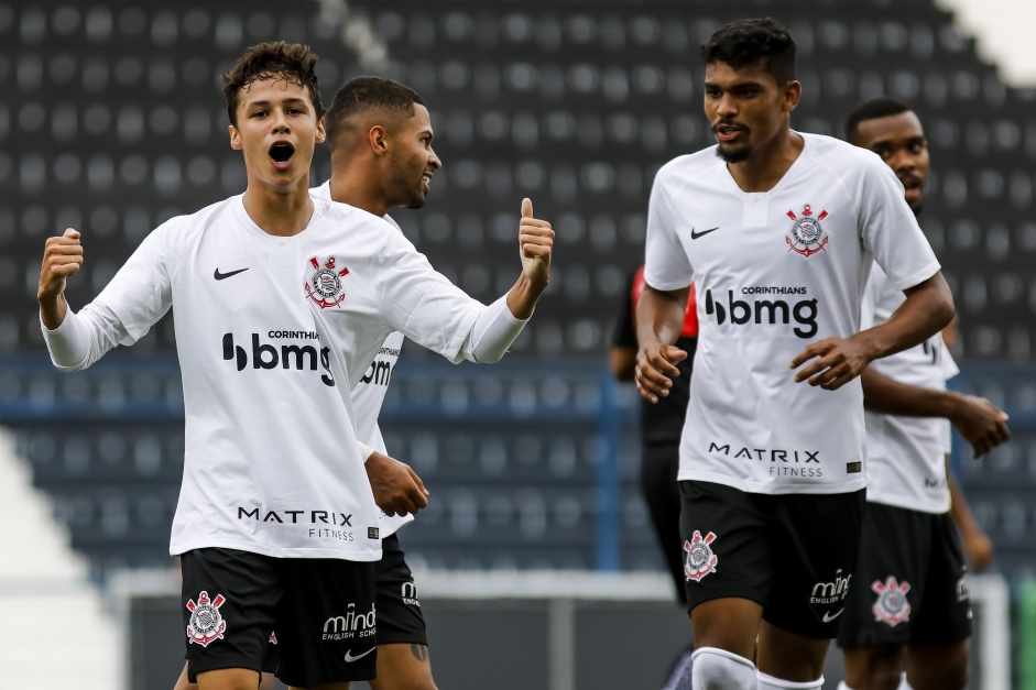Matheus Arajo e Ronald na estreia do Corinthians pelo Brasileiro Sub-20