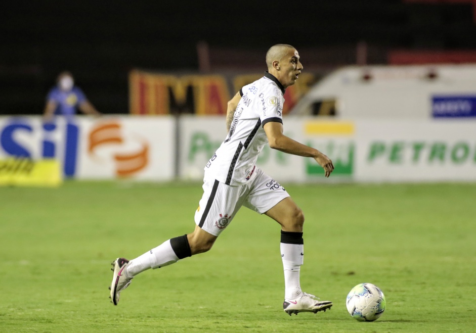 Mantuan entrou nas duas ltimas partidas do Corinthians