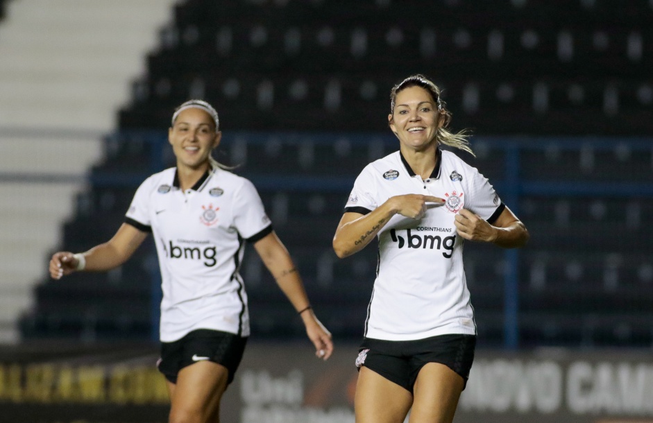 Giovanna e Gabi Zanotti na goleada sobre o Vitria pelo Campeonato Brasileiro Feminino