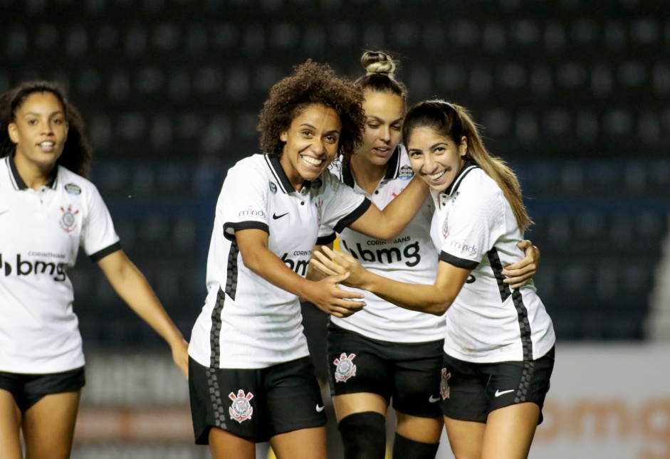 Yasmim anotou gol na goleada sobre o Vitria pelo Campeonato Brasileiro Feminino