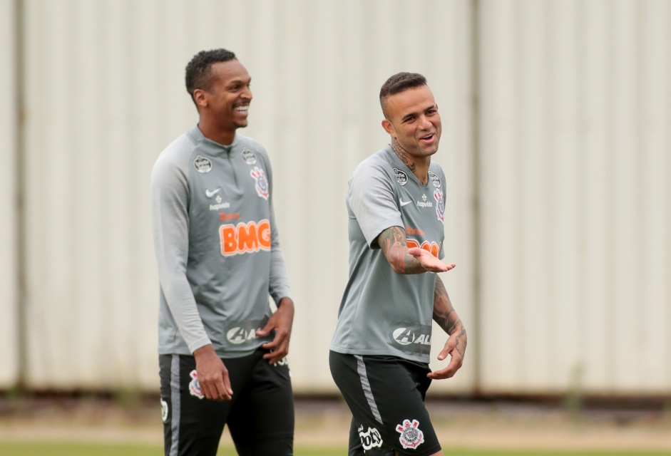 Jô e Luan no treino desta segunda-feira no CT Joaquim Grava