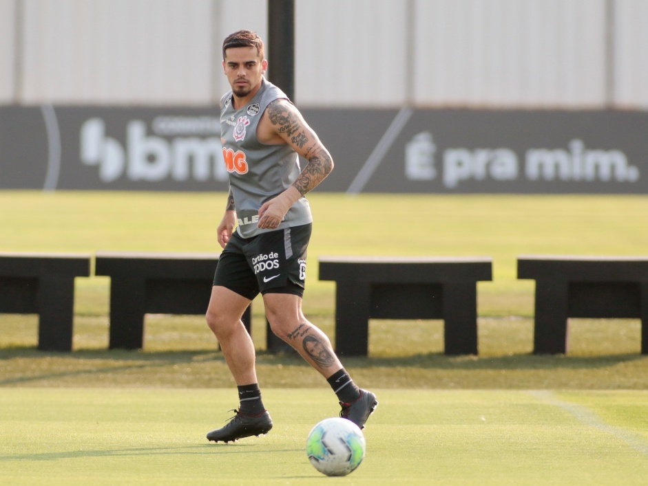 Fagner no ltimo treino antes do duelo contra RB Bragantino, pelo Campeonato Brasileiro