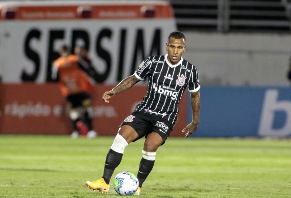 Otero em ao contra o Bragantino pelo Campeonato Brasileiro