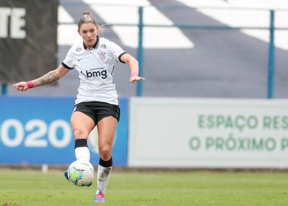 Gabi Zanotti durante jogo contra o So Jos pelo Campeonato Brasileiro Feminino