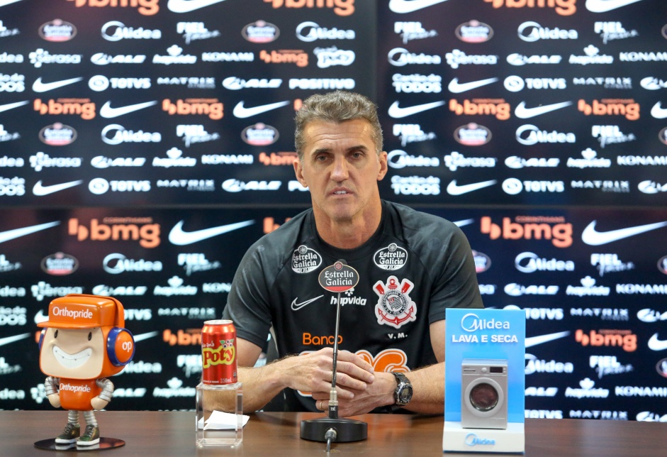 Treinador falou sobre brincadeira da torcida Treinador falou sobre brincadeira da torcida
