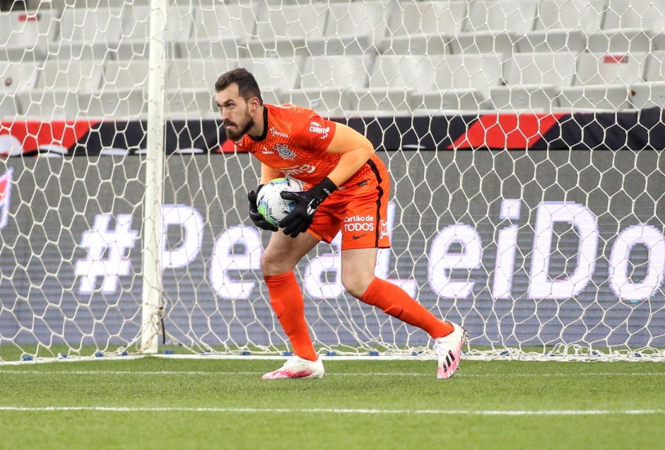 Walter no jogo contra o Athletico-PR, pelo Campeonato Brasileiro