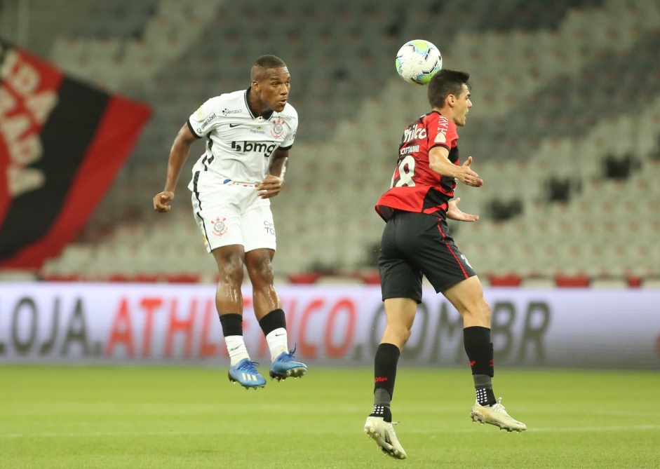 Xavier no jogo contra o Athletico-PR, pelo Campeonato Brasileiro