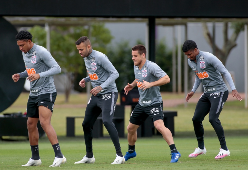 derson, Luan, Ramiro e Lo Natel no ltimo treino do Corinthians antes do duelo contra o Flamengo