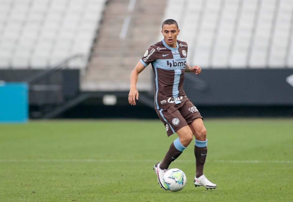 Gustavo Mantuan no jogo contra o Flamengo, na Neo Qumica Arena