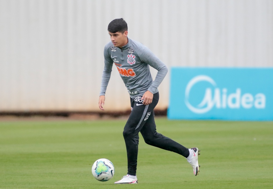 Ángelo Araos no primeiro treino do Corinthians depois da goleada para o Flamengo
