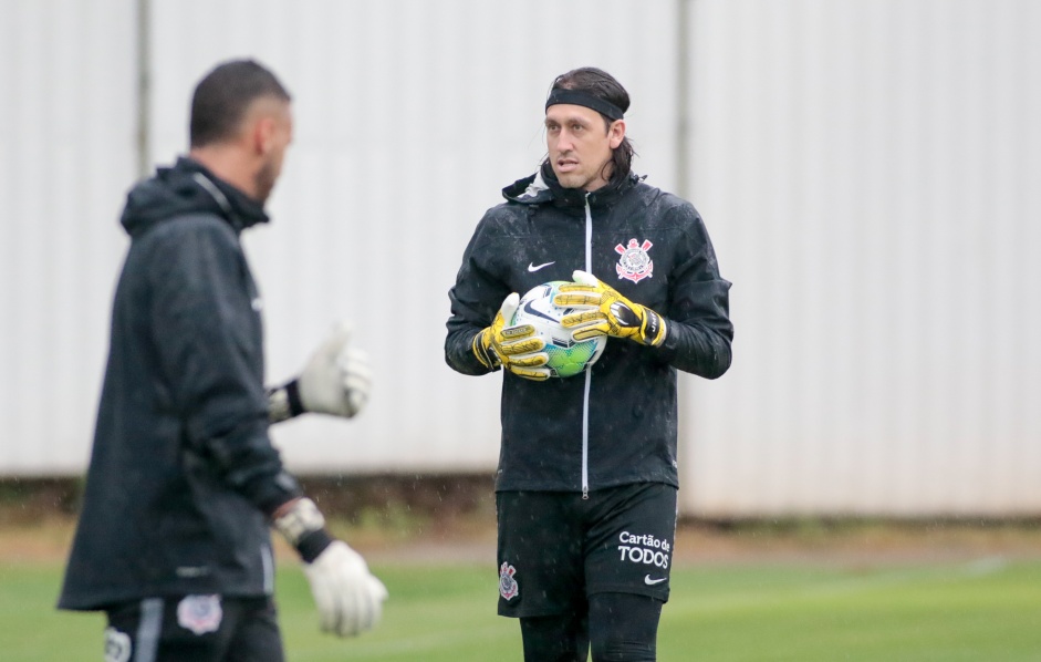 Goleiro Cássio no primeiro treino do Corinthians depois da goleada para o Flamengo